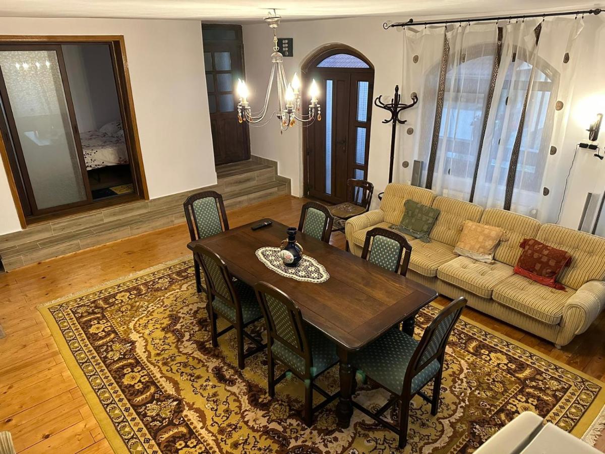 Casa De Vacanta Mirela Novaci-Străini Zewnętrze zdjęcie