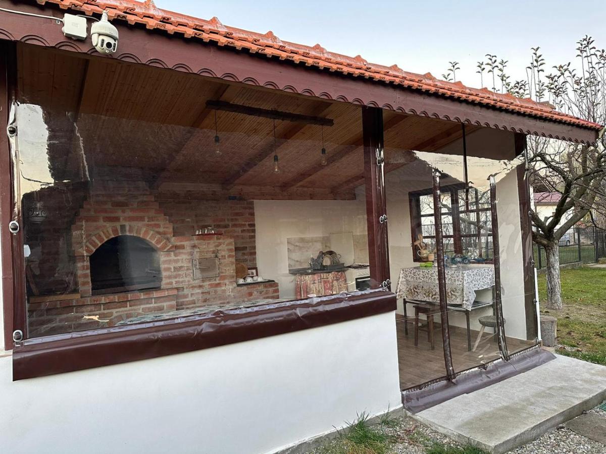 Casa De Vacanta Mirela Novaci-Străini Zewnętrze zdjęcie