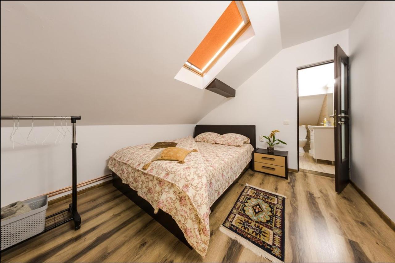 Casa De Vacanta Mirela Novaci-Străini Zewnętrze zdjęcie