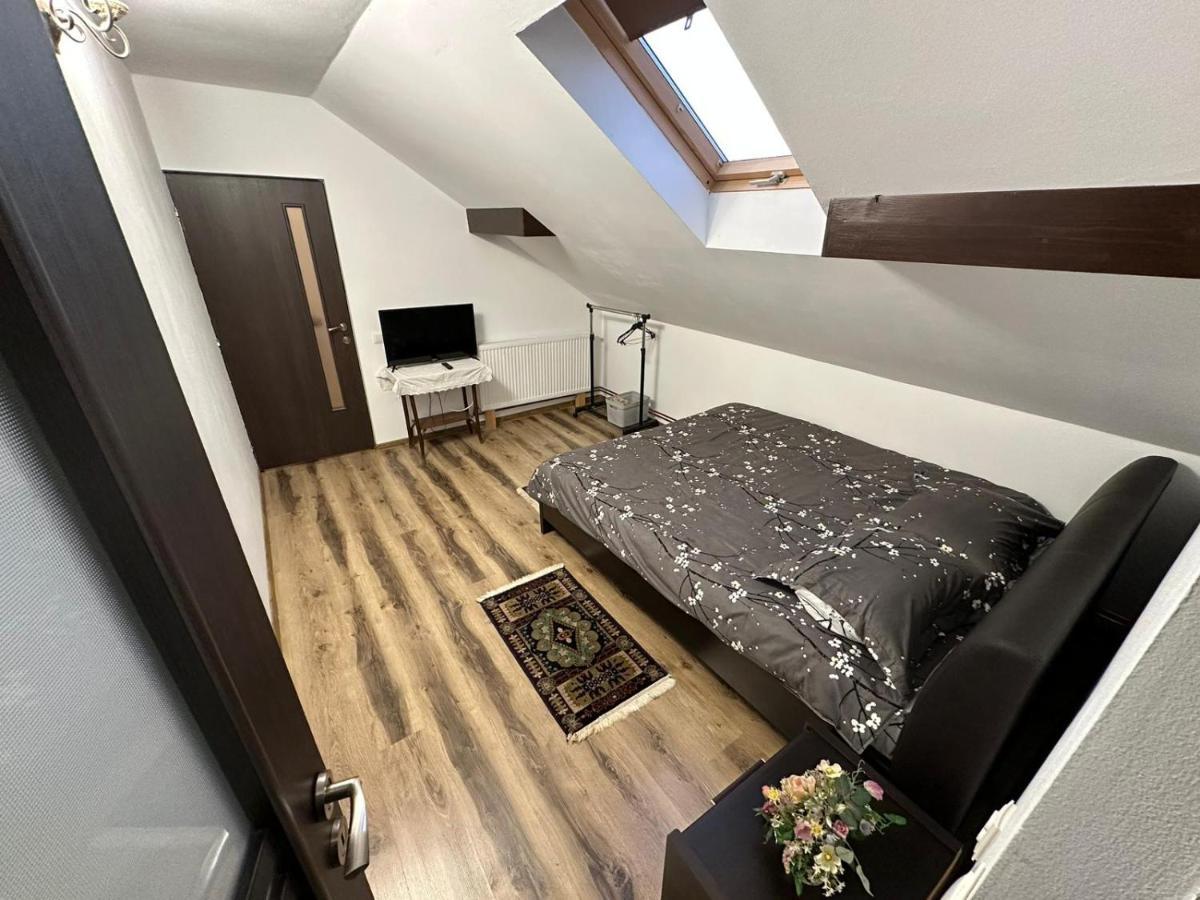 Casa De Vacanta Mirela Novaci-Străini Zewnętrze zdjęcie